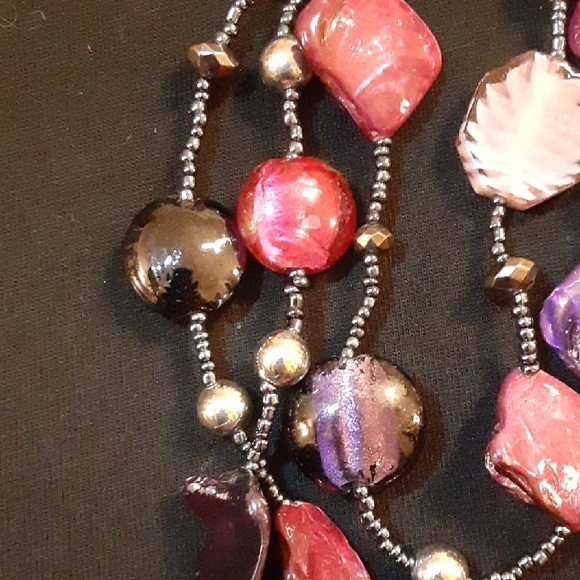 Elegant Handmade Pink and Purple Beaded Necklace - Picture 4 of 8